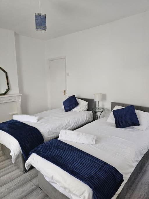 Luxury Home In Lewisham บรอมลีย์ ภายนอก รูปภาพ
