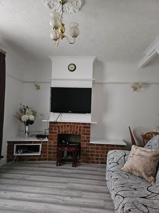 Luxury Home In Lewisham บรอมลีย์ ภายนอก รูปภาพ